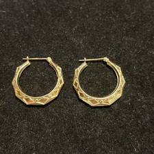 Vintage 14K Yellow Gold Etched Hollow Hoop Earrings With Hinge Snap Closure 3g