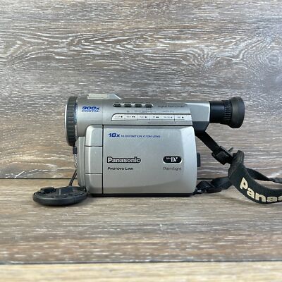 Panasonic Palmcorder PV-DV100D Mini DV Camcorder with 18x-Optical