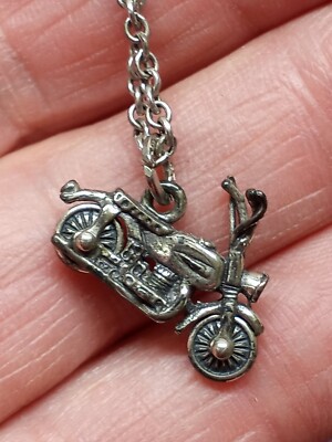 Vintage MINI MOTORCYCLE CHAIN NECKLACE COSTUME JEWELRY Clasp is Broken