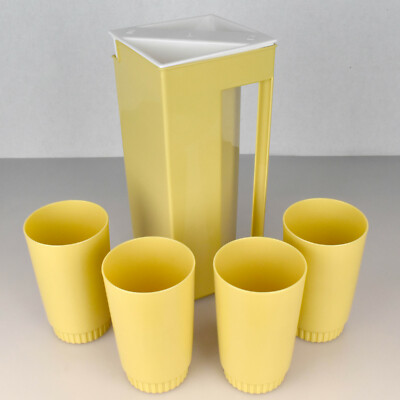 VTG Rubbermaid Tumblers and Rubber Queen Rectangular Pitcher Drink Set Gold