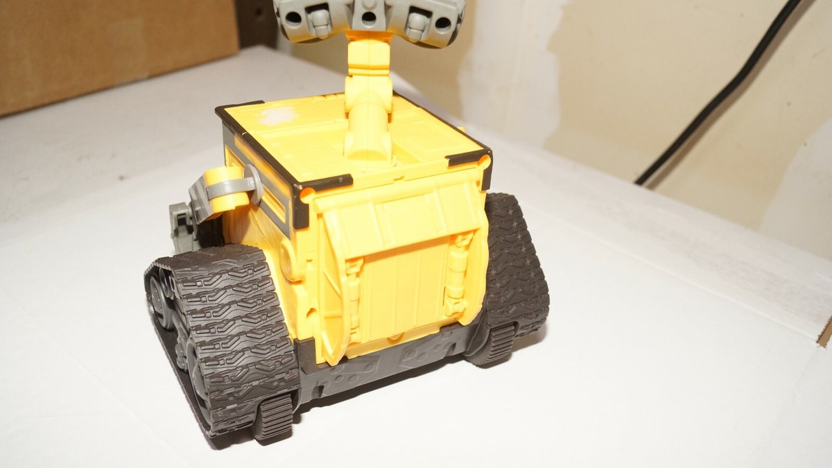 Thinkway Toys Disney Pixar Wall-E Interaction Talking Moving
