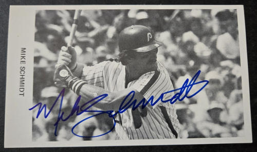 Vintage Mike Schmidt Autographed 90s Philadelphia Phillies Team Photo, 5.5" x 3"