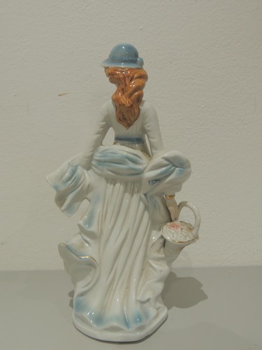 Estatuilla de porcelana italiana vintage, mujer - Imagen 5 de 12