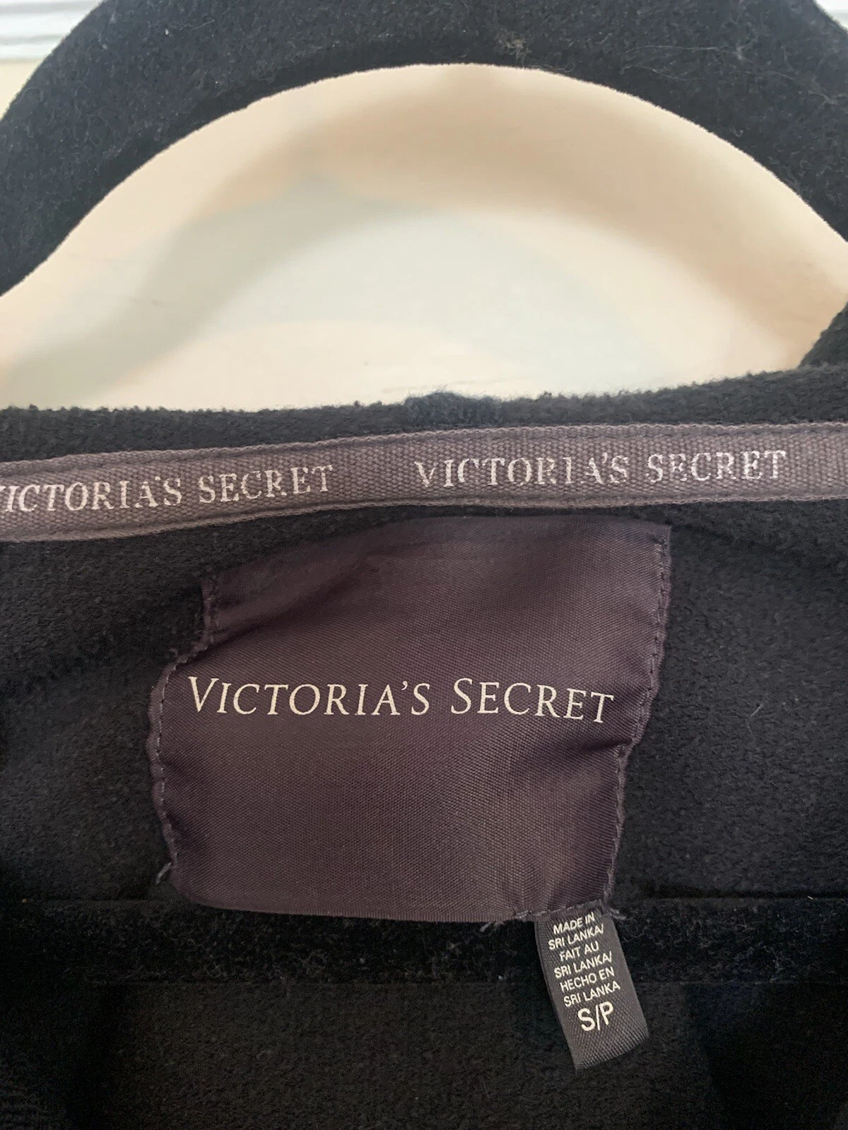 UNDERCOVER Victorias Secret giacca paillettes piccola full zip nera felpa con cappuccio VS Loves NEW YORK