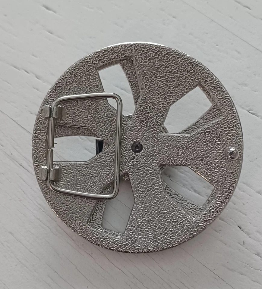 Pistola giratoria redonda cámara cañón vaquero revólver bala cinturón hebilla militar Foto 2 de 3