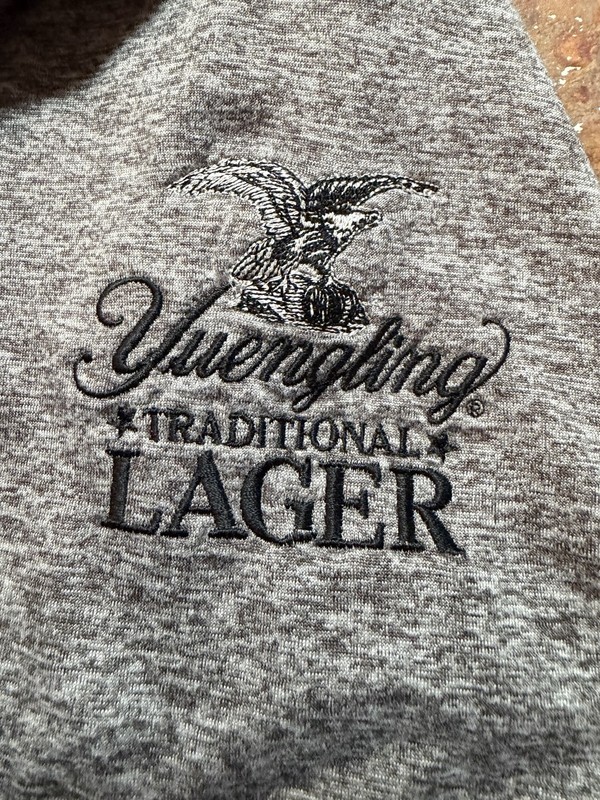 Yuengling Traditional Lager Gray 1/4 Zip Pullover Breweriana Long Sleeve Large