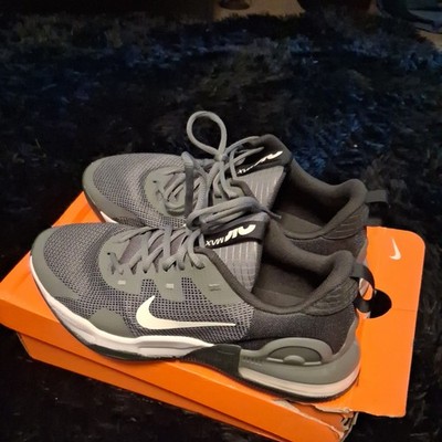 Nike Air Max Alpha Trainer 5 Smoke Grey Running Sneaker DM0829-003 Men Size 10.5