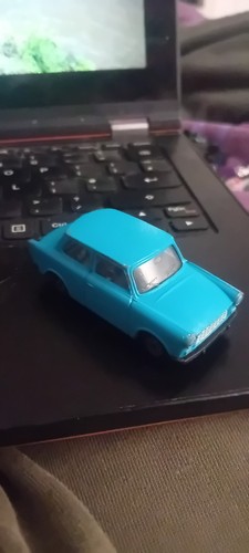 MAISTO TRABANT 601 1:64 DIE CAST METAL MODEL LOOSE - Picture 3 of 6