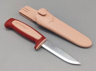 Morakniv BASIC 511 (C) Von Red/Orsa Sandstone COTY 2026 (14812)