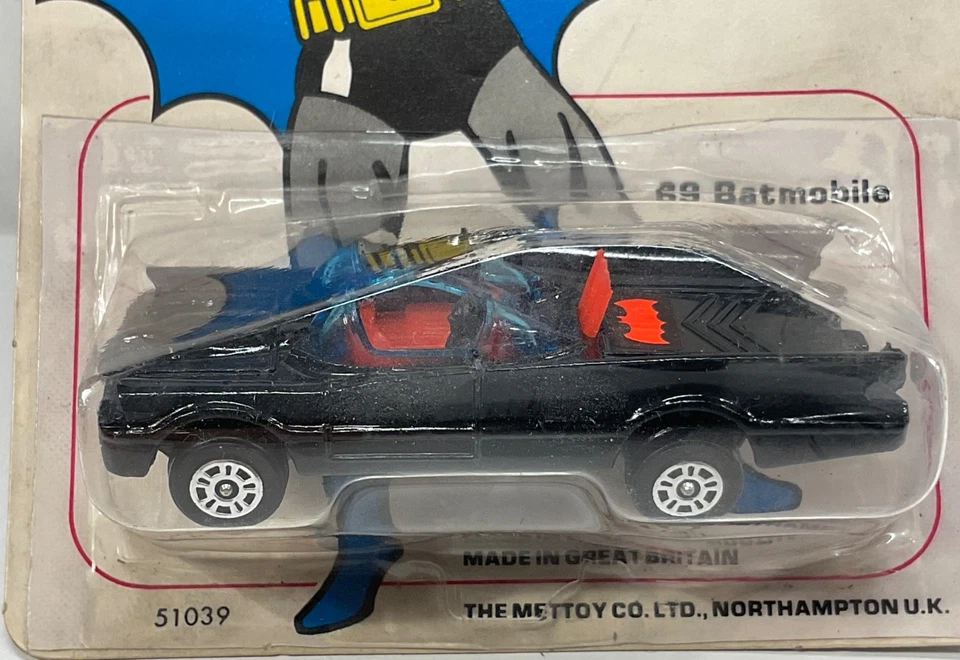 1976 CORGI JUNIOR BATMOBILE 1:64 ON CARD BATMAN & ROBIN - Image 2 of 3