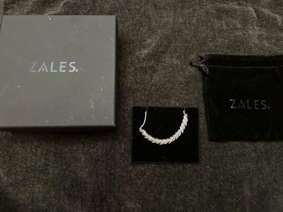 NUEVO EN CAJA Y BOLSA Brazalete Bolo con Acento de Diamantes Zales en Plata de Ley 925 Foto 3 de 4