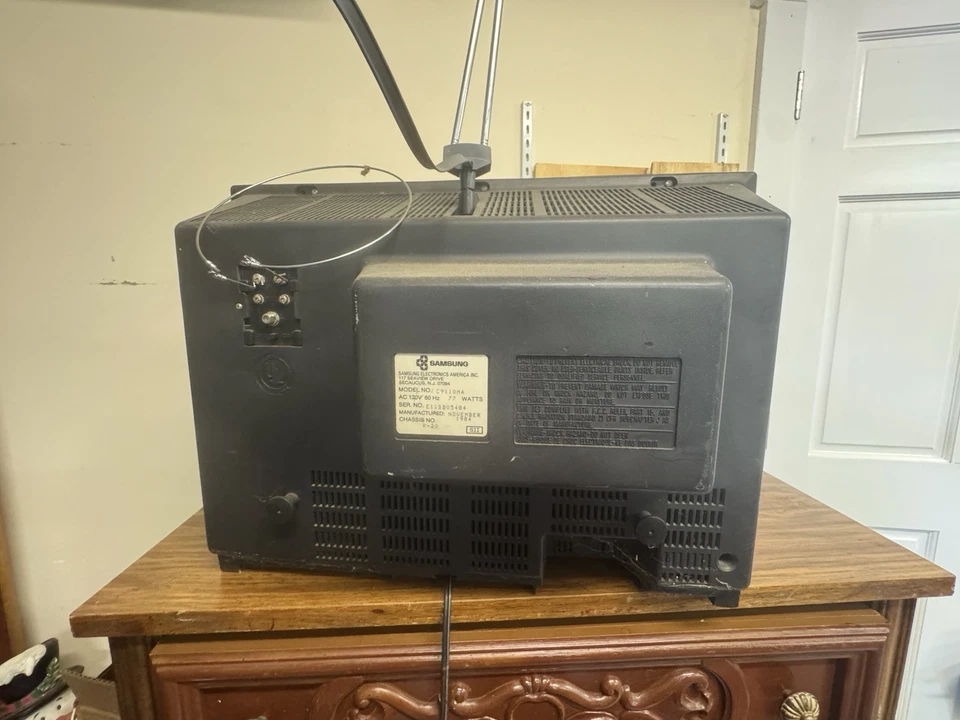 Televisor Samsung C9110ma K-20 1984 vintage funciona muy bien carga de video pronto Foto 3 de 4