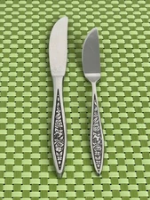 Ekco Eterna SANTIAGO Stainless Set of 2 Knives Japan Black Accent Flatware