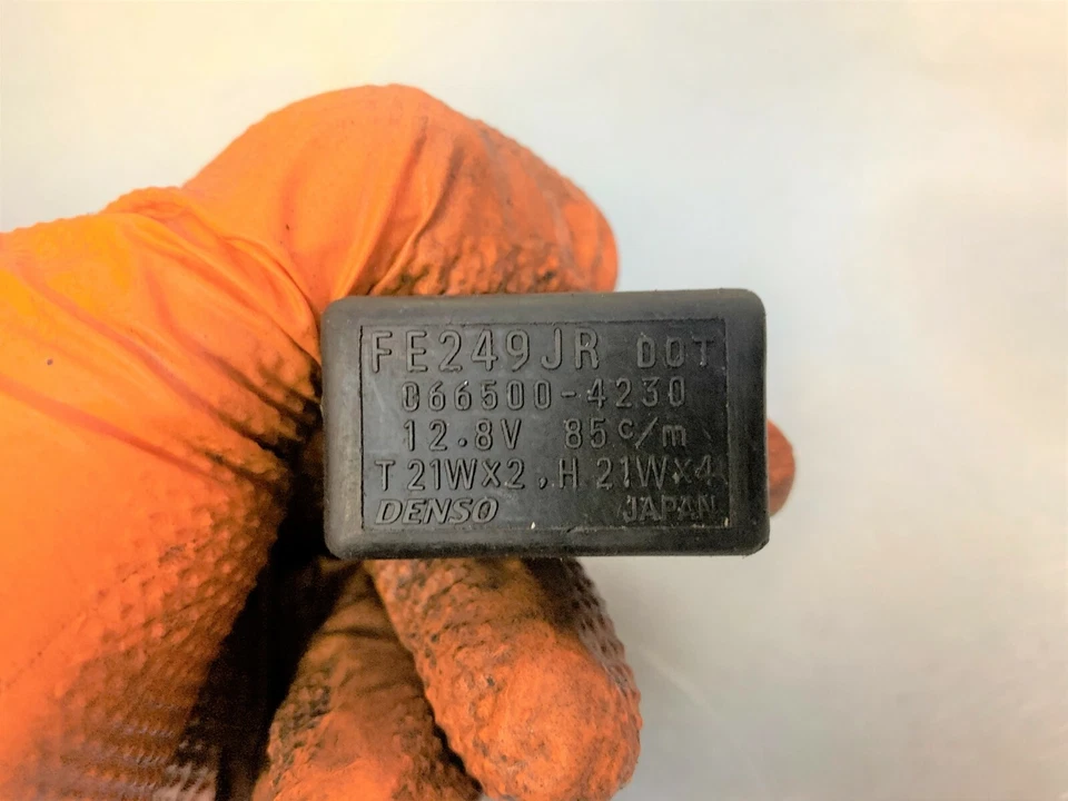 suzuki gsxr600 gsxr750 main fuse FE249JR DOT 066500 4230 12V 2006 2007 genuine - Image 3 of 3