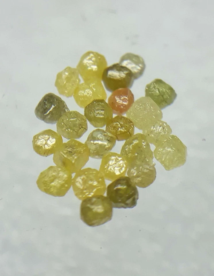 1.05 Ct 24 Pis Natural Yellow Rough Diamond Raw Uncut Diamond Scoop Diamond Lot - Image 3 of 4