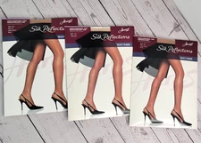 Hanes Panty Hose Silk Reflections Nylon Non Control Top CD 3 Pair 715 716 READ