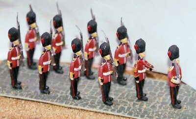 Coldstream Guards Marching F12 UNPAINTED OO Scale Langley Models Kit Figures