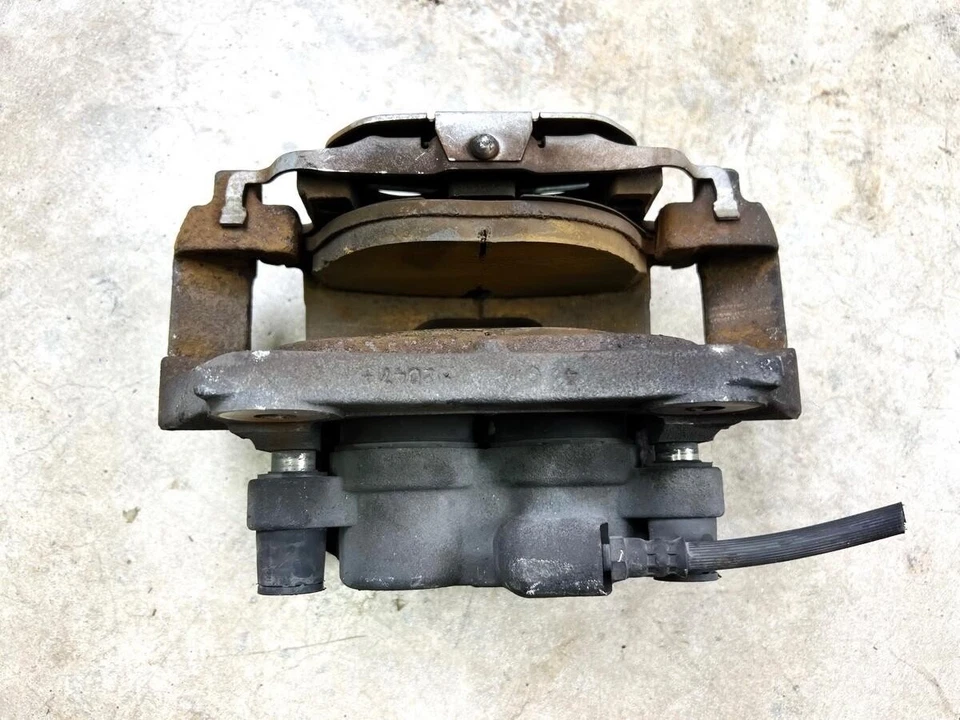 08-14 PINZA FRENO LADO DERECHO BMW X6M E71 PASAJERO DELANTERO OEM Foto 3 de 4