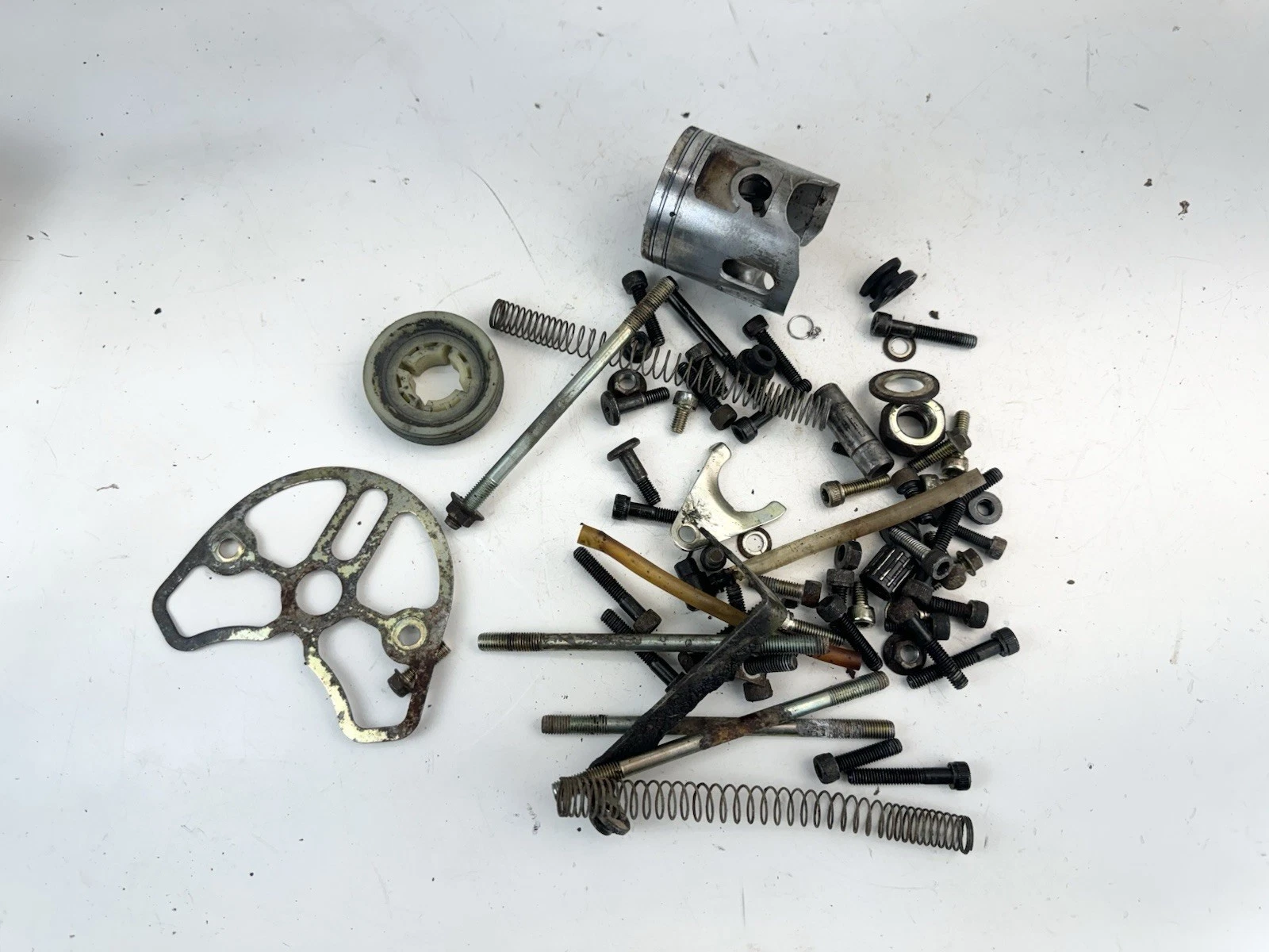 ✅ 2003 Polaris Sportsman 90 Engine Bolts Hardware Misc OEM