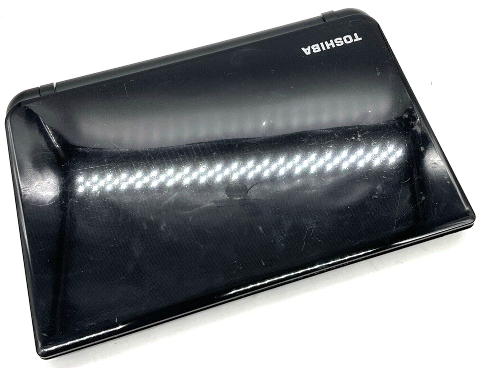 Toshiba Satellite L50D-B  A8-6410 APU with Radeon 8 GB RAM No HDD No OS - Image 3 of 4