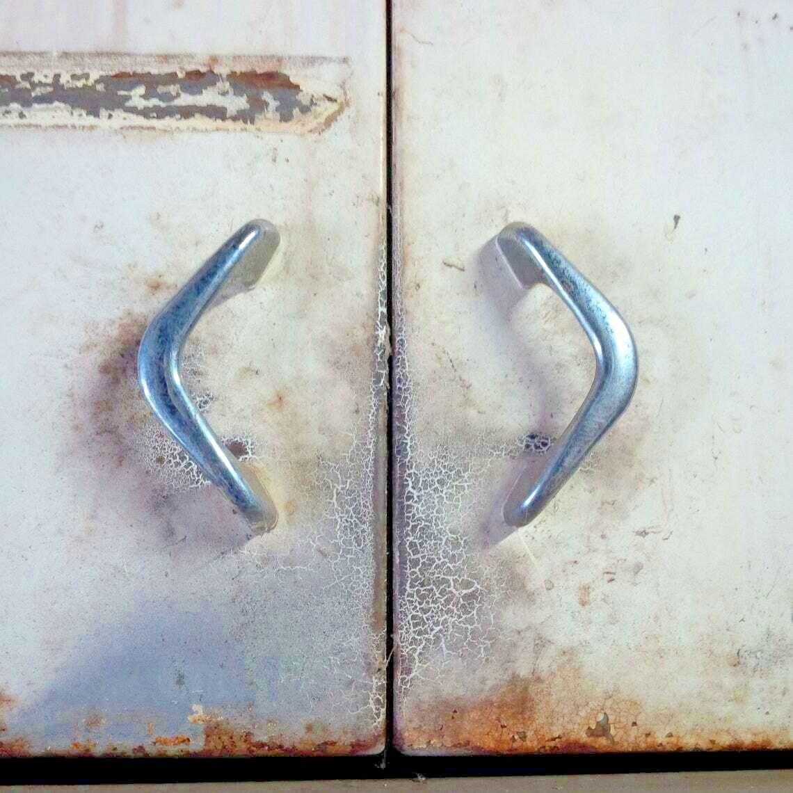 Vintage Youngstown Metal Kitchen Garage Boomerang Handles we