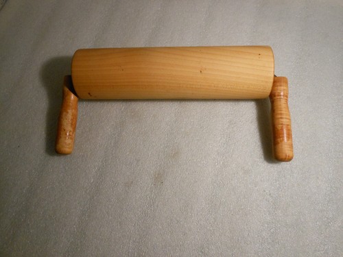 Teigroller, Nudelholz,Wellholz abgewinkelte schräge Griffe, Vintage HOLZ ANTIK
