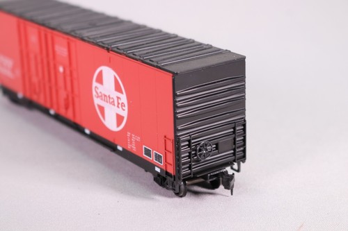 LE4603 ROUNDHOUSE Ho 1/87 Wagon marchandise fermé 50' DD boxcar ATSF 47258 - Imagen 2 de 6
