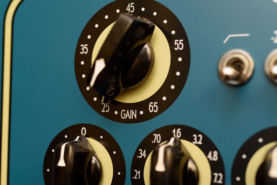 Professor Dan - Vacuum Tube Microphone Preamplifier and EQ - Image 4 of 4