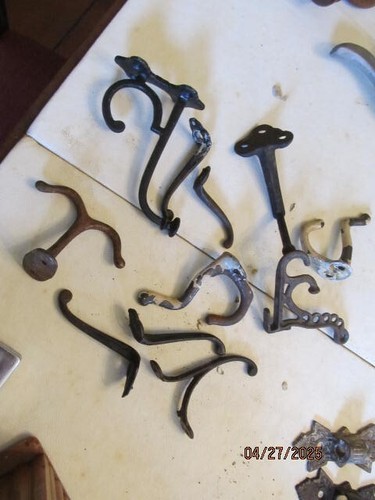 Antique / Vintage Cast Iron Hat or Coat Hooks Bathroom Hooks Hardware Lot Of 11