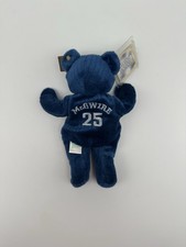 2000 Salvino s Platinum Mark McGwire Bear 682/3000