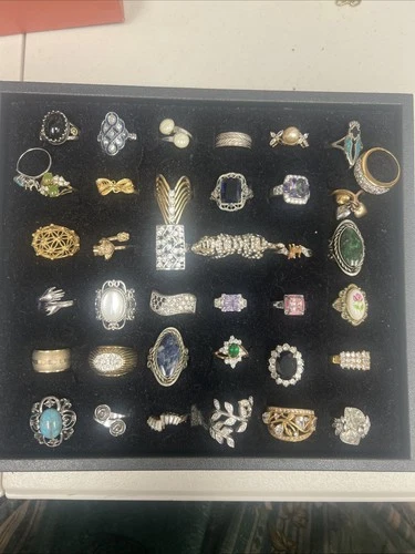 Costume Jewelry 38 A  RINGS! Vintage to Modern Jewelry Lot Rhinestones