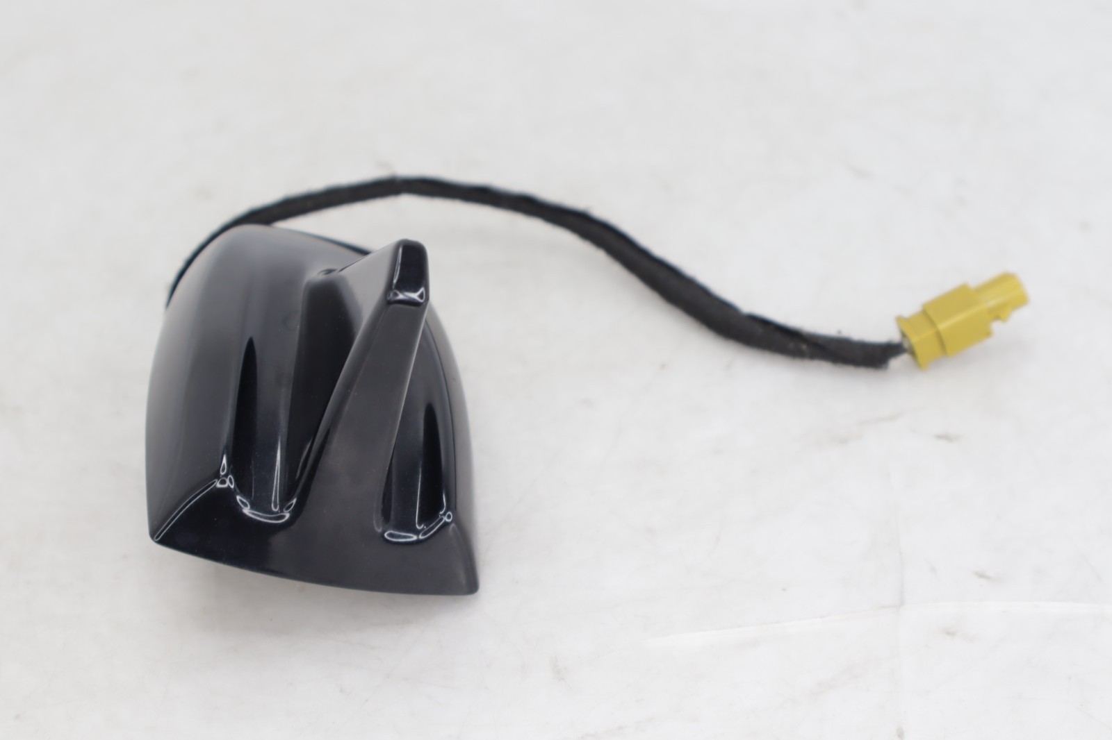 ✅ 2014-2017 Maserati Ghibli Rear Shark Fin Antenna Module Black 670026012