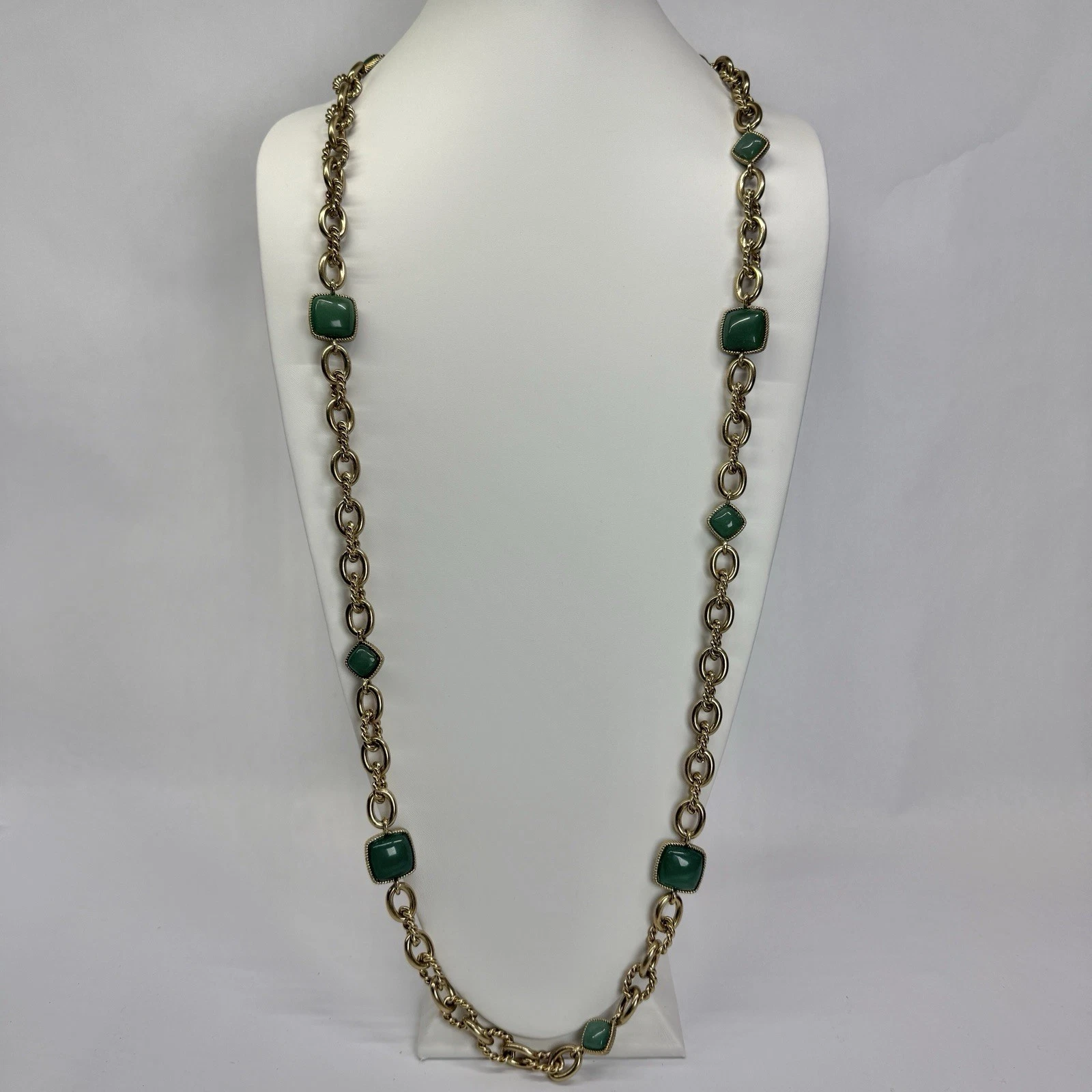 MONET Green Glass Chicklet Stone Chunky Long Chain Vintage Necklace Jewelry N212