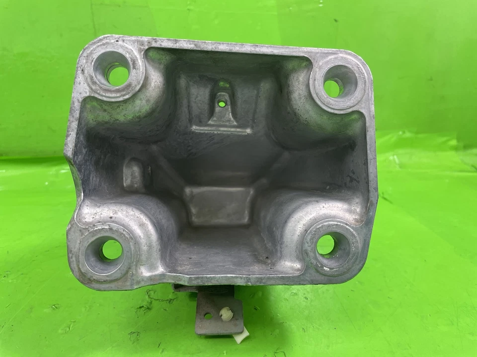 LAND ROVER DEFENDER L663 ENGINE MOUNT DRIVER 3.0 DIESEL KPLA6037BA 2020-2025 - Image 4 of 4