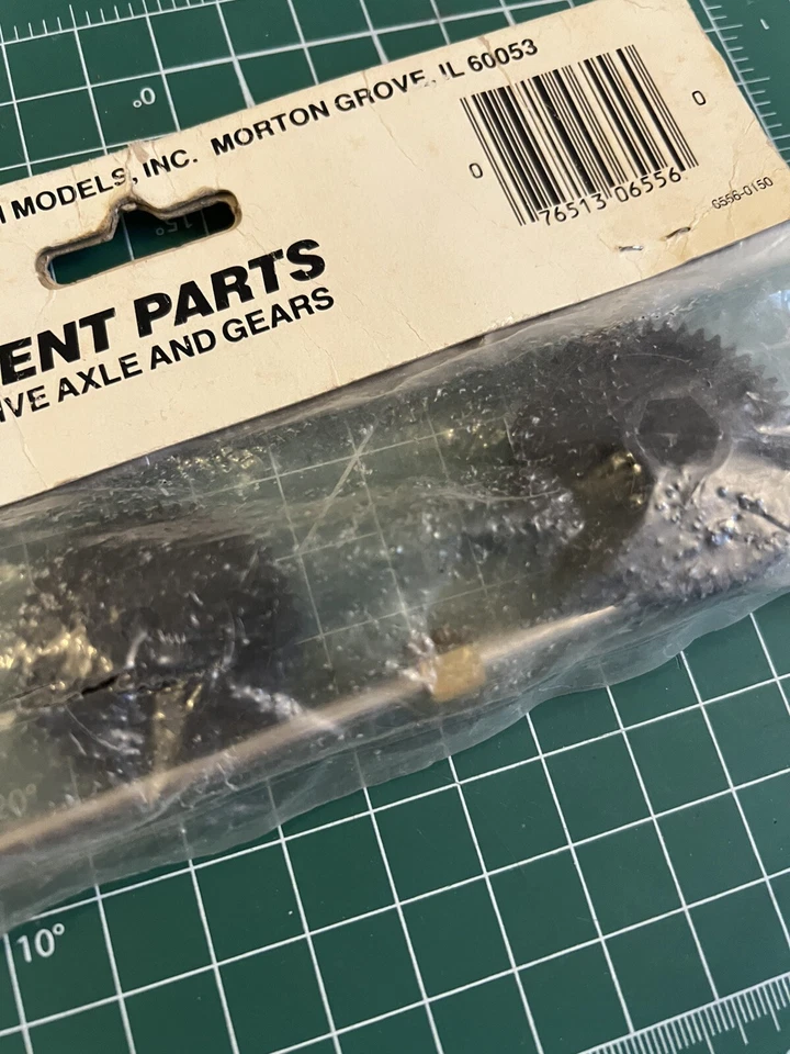 Monogram RC 1/10 6556 Drive Axle and Gears NIP for Lightning Buggy - Image 3 of 4