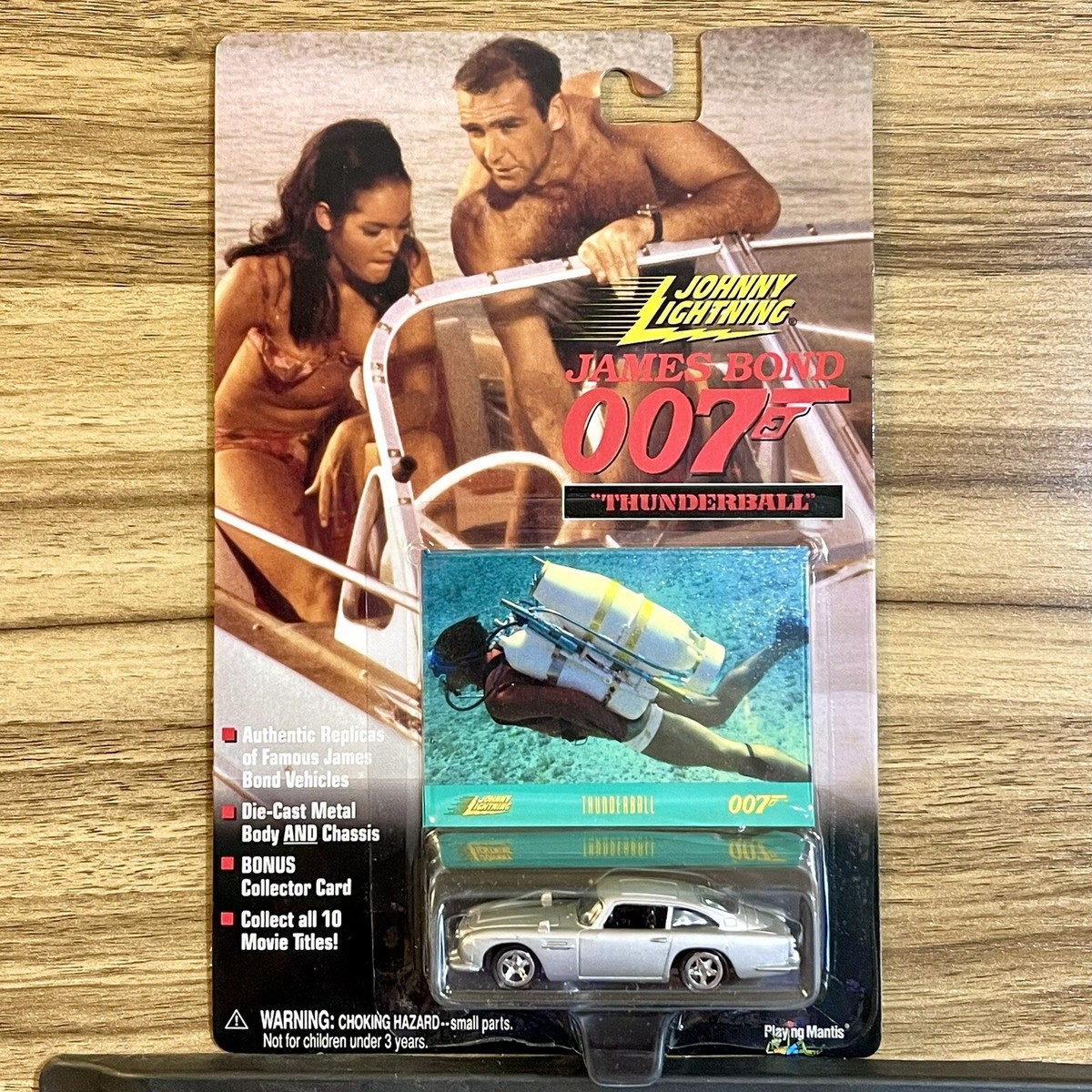 Johnny Lightning James Bond 007 Thunderball Aston Martin DB5