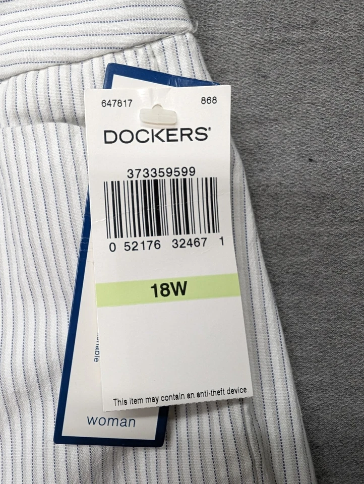 NWT Dockers Women's 18W Metro Bermuda Individual Fit Shorts Pocket Striped  - Image 4 of 4