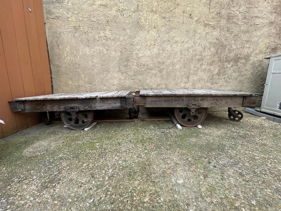 Carro de minería Lineberry Factory Foto 3 de 3