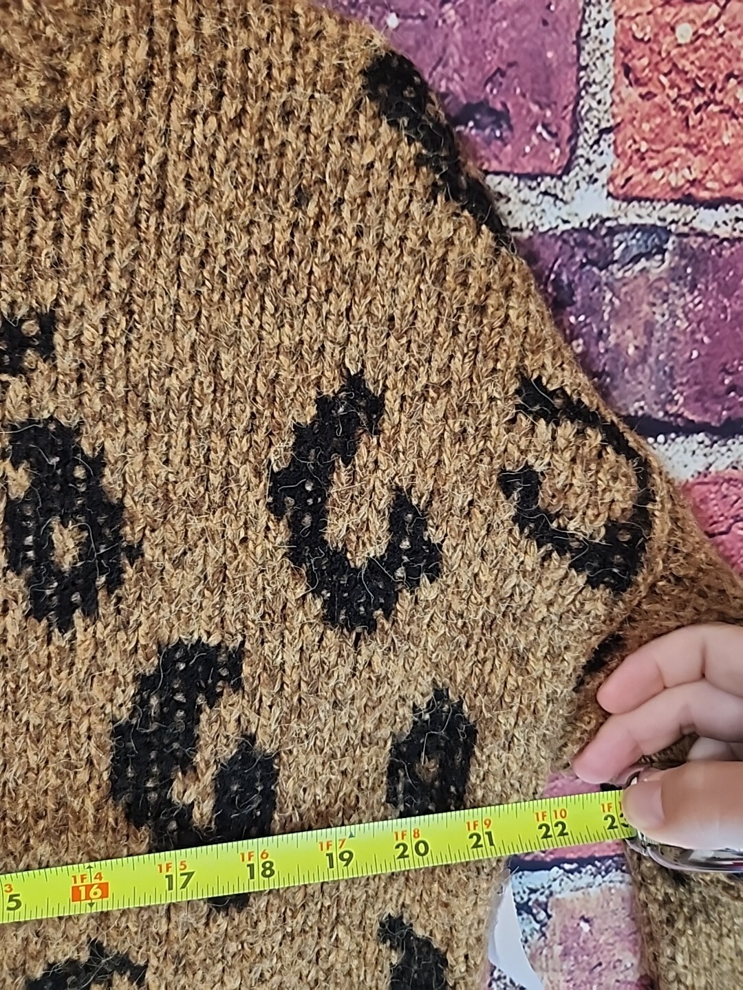 Universal Thread Sz Medium Leopard Print Pullover… - image 5