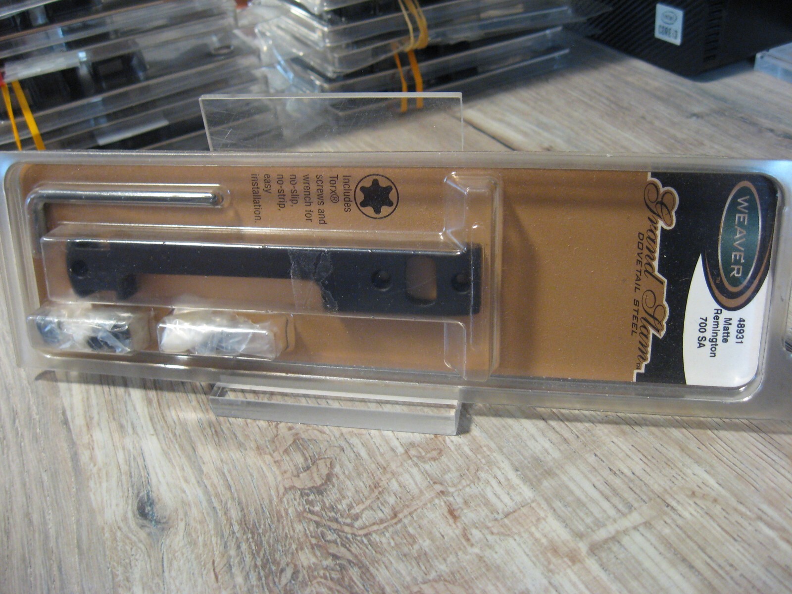 Weaver 48931 Scope Top Mount Base / Remington 700 Short Action Black