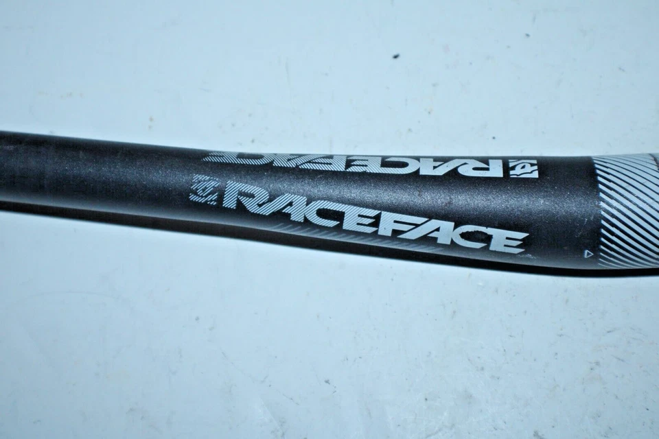 Barra plana Raceface Turbina MTB Manillar 34/22,2 mm 74 cm 10 mm Elevación 8° ¡Envío a EE. UU.! Foto 2 de 4