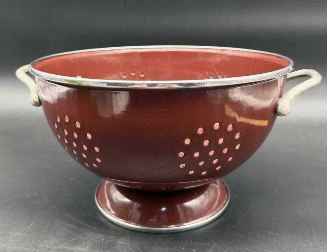 Terracotta Rust Color Colander Large Heavy Metal Handles Quality Vintage Kitchen
Opens in a new wind
