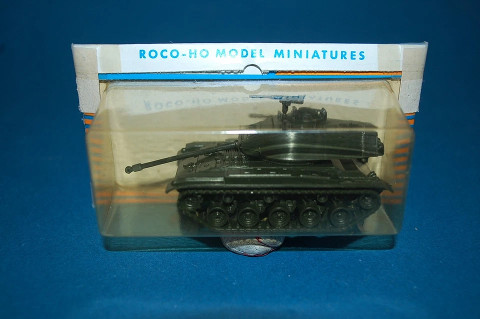 Roco Minitanks Z-207 - US Light Tank Walker Bulldog M 41 scala  1/87 - Immagine 2 di 2