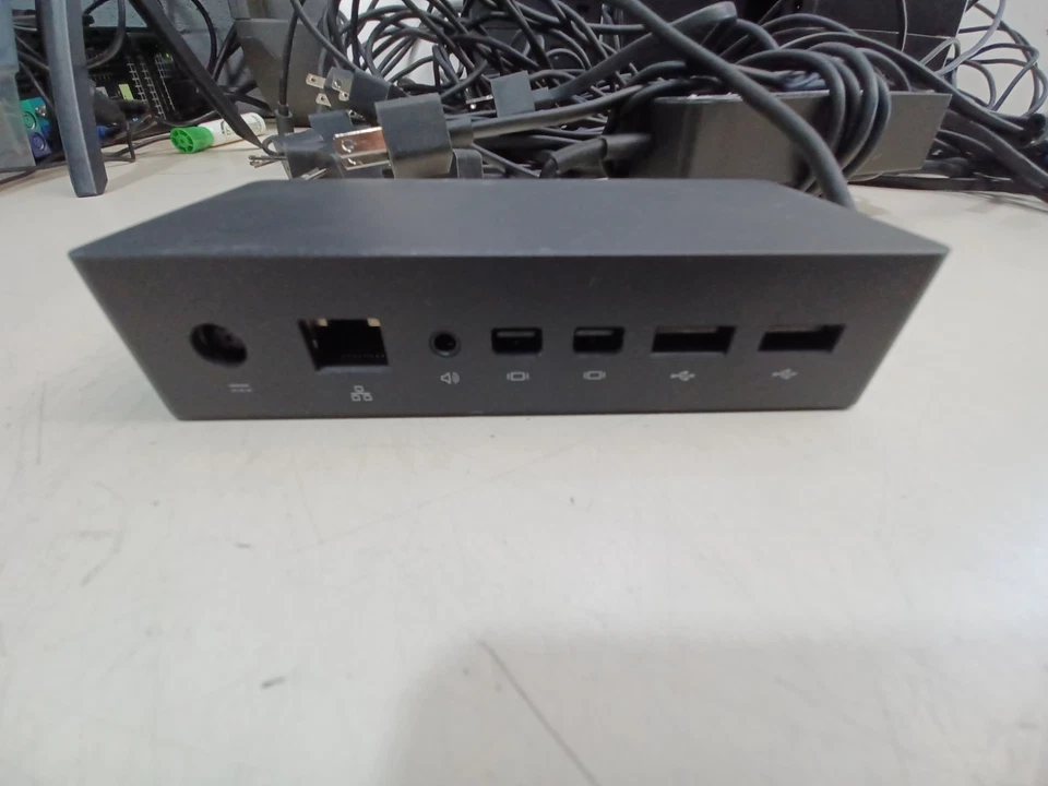 LOTE DE 13: BASE MICROSOFT SURFACE PRO 1661 PRO 3 4 5 6 7 8 CON ADAPTADOR 1749 Foto 4 de 4