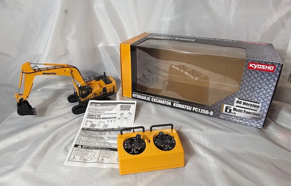 Kyosho KOMATSU PC1250-8 Hydraulic Excavator 1/50 Scale RC Toy Working In Box - Image 2 of 4