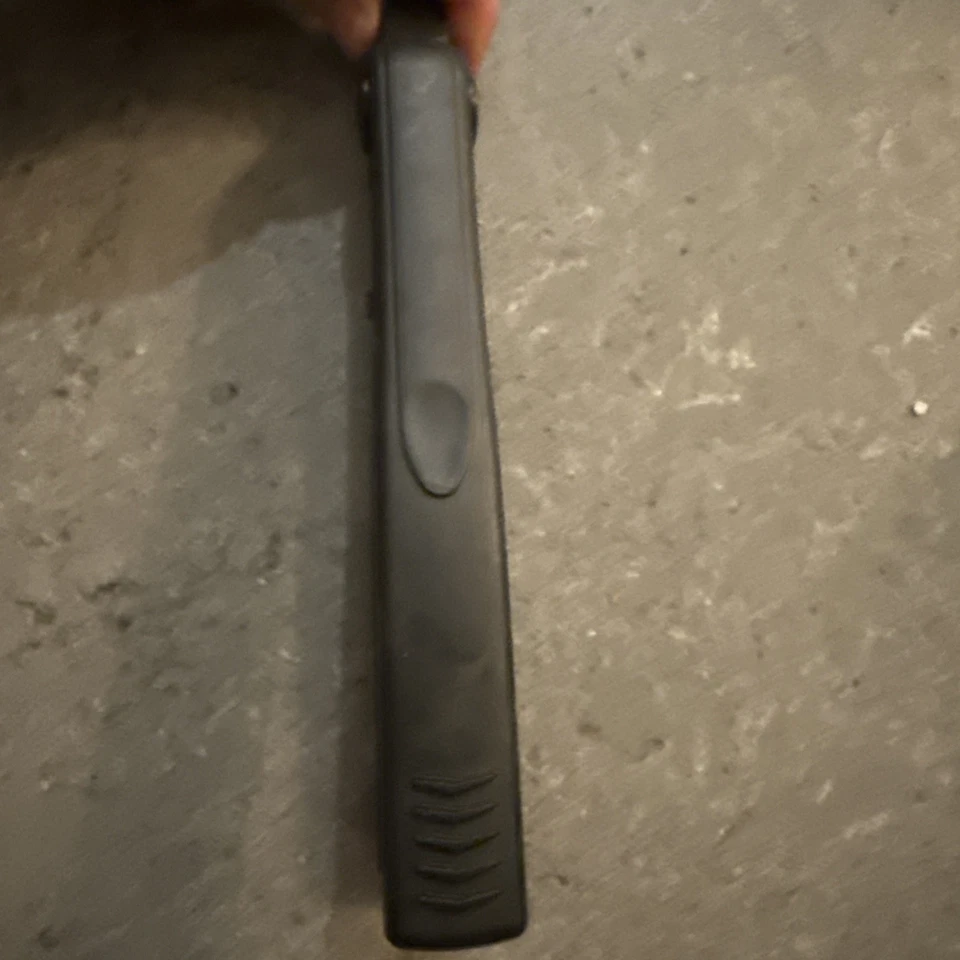 Revlon Smooth and Straight Ceramic Flat Iron, Smooth Styles 1 Inch, Used Working - Image 3 of 4