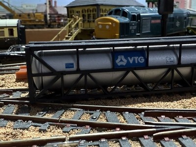 Spur HO/OO Roco Vintage Spider Tank Containerladung