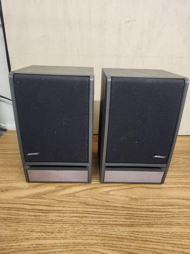 Par (2) de Altavoces de Estantería Bose Modelo 141 Sonido Envolvente Hogar Estéreo