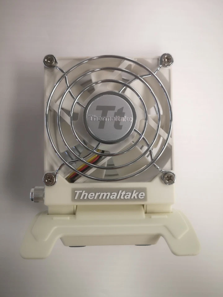 (NI-8927) Ventilador USB Portátil ThermalTake Foto 3 de 4