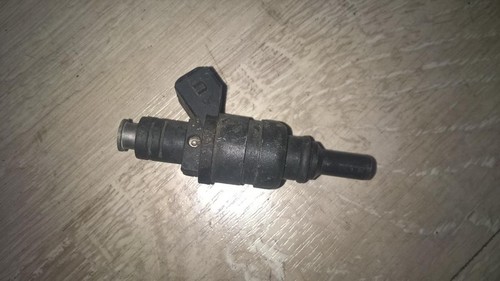 BMW 5-Series 1999 Fuel Injector 1427240, Genuine #118482-54